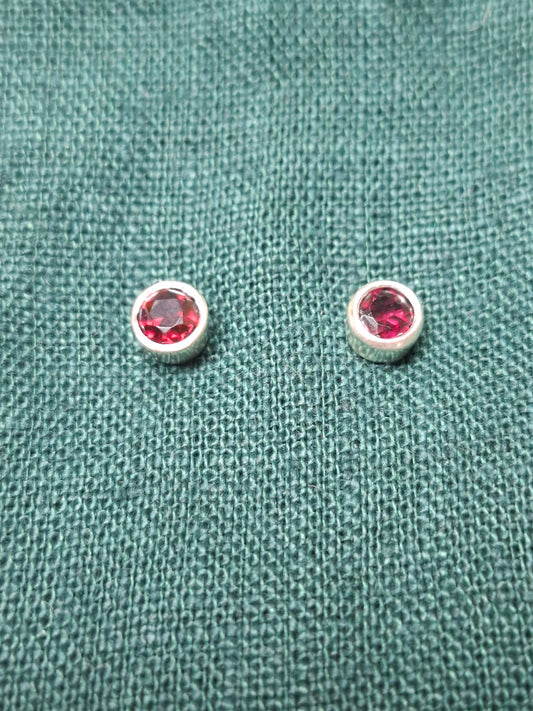 Granātu nagliņauskari